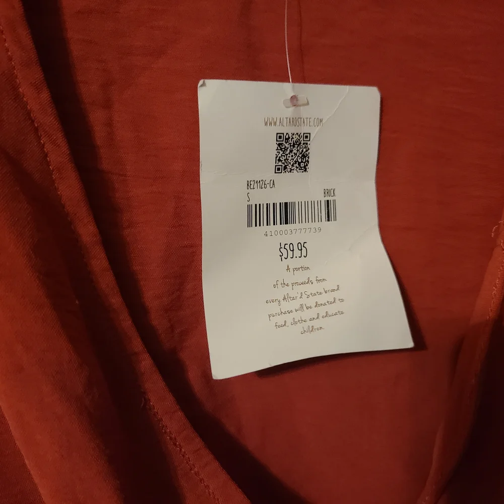 Elegant Red Ruffled Women's Top - Picture 3 of 3